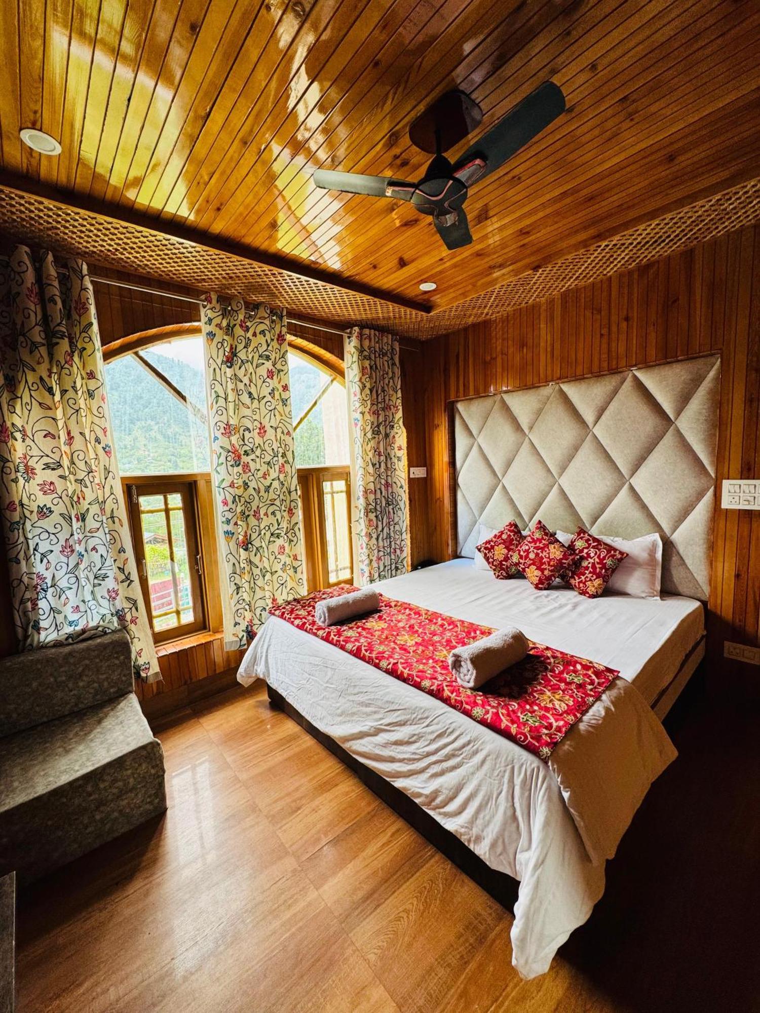 Frosty Mountain Resort Pahalgām Exterior foto