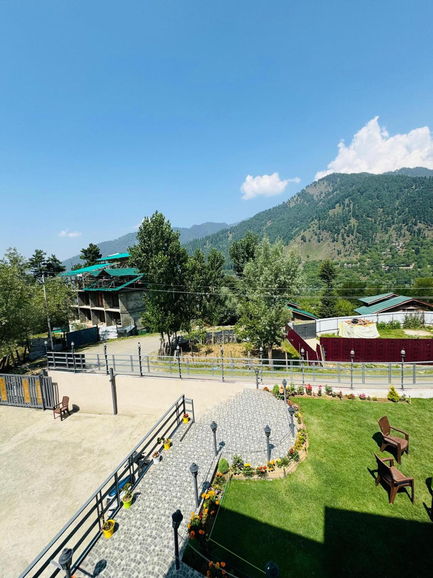 Frosty Mountain Resort Pahalgām Exterior foto
